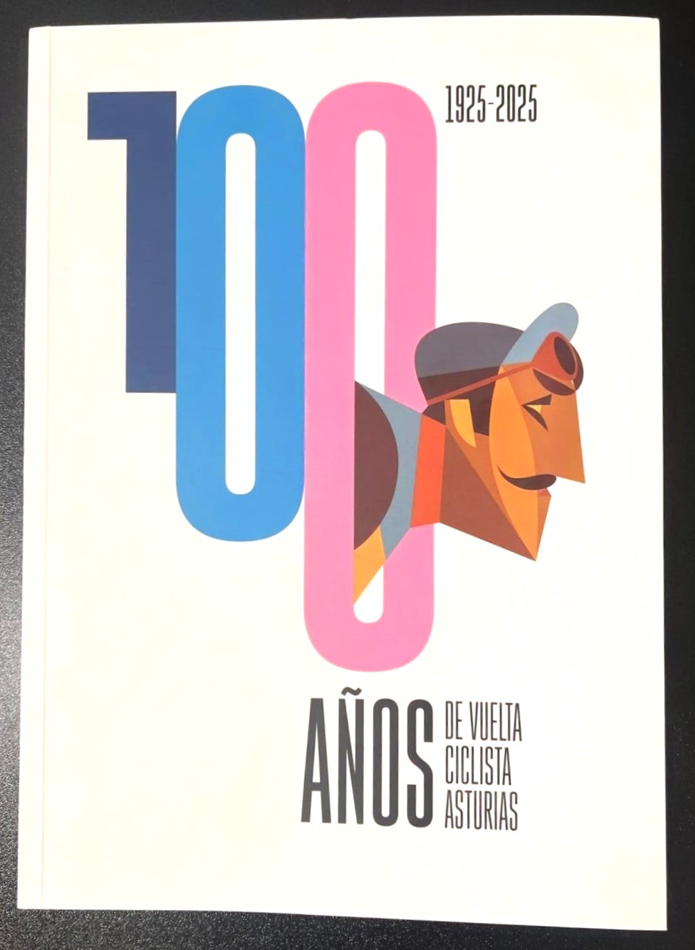 Libro Oficial Centenario "100 años de Vuelta Asturias" 2 Libro Oficial Centenario "100 años de Vuelta Asturias" - Imagen 2
